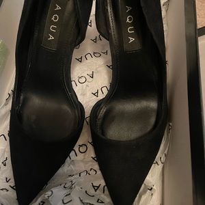 Aqua pump- black suede